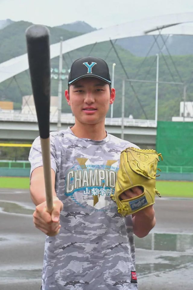 Japanese high school prospect Haruki Komoda intends to continue as a two-way pla